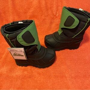 NEW Itasca Snow Boots  Toddler Sz 8